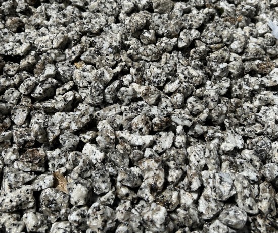 Cornish Spar Chippings 20mm 