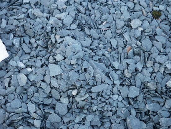 Green Slate Chippings 20mm 