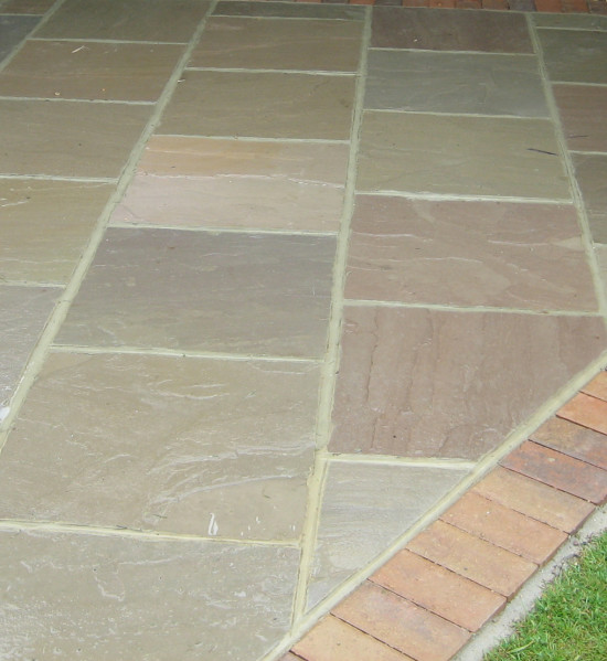 Verdi Sandstone Paving Calibrated