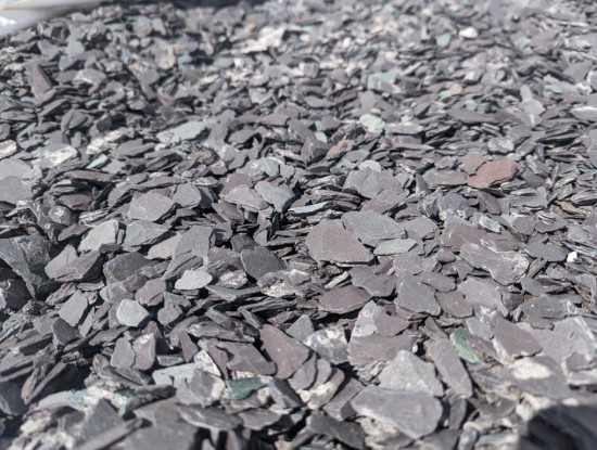 Blue Slate Chippings 20mm