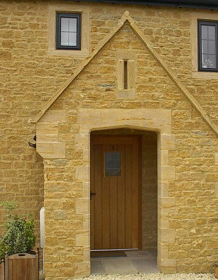 Golden Brown Limestone Cropped Walling